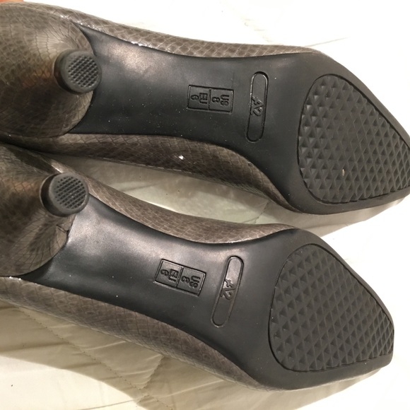 A2 by Aerosoles Kitten Heel Snakeskin Dress Pumps - Picture 7 of 11